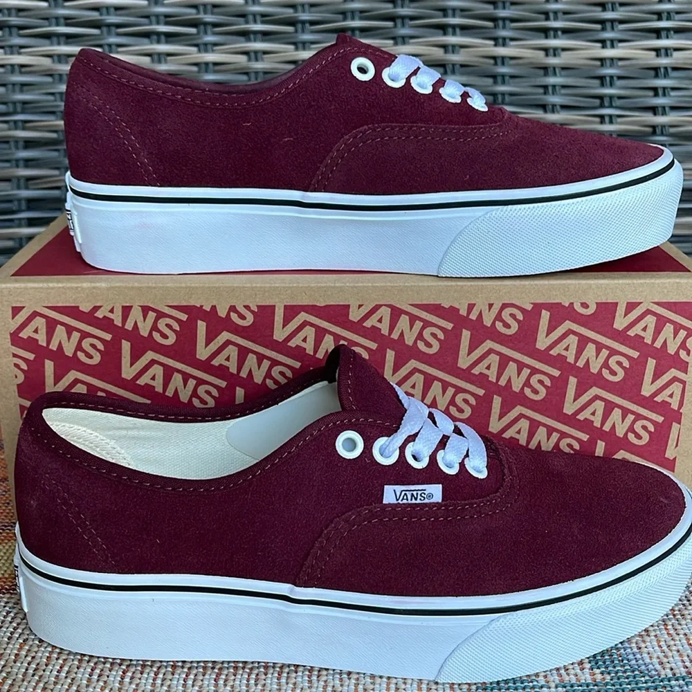 Vans WMNS Authentic Platfor (Suede) Port Royale/True VN0ARAVRJNR Platforms